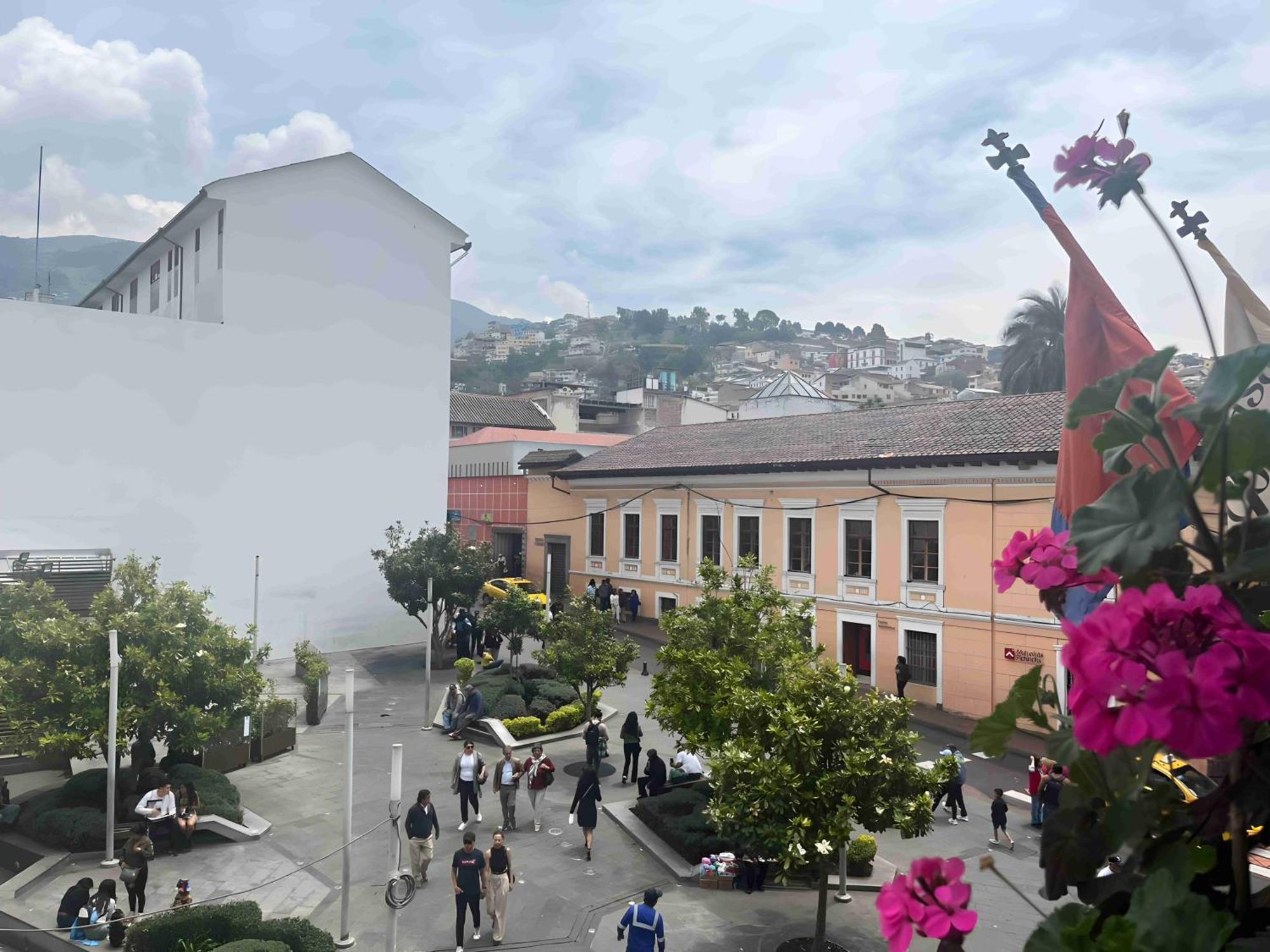 Casa Colonial Quito Hotel Exterior photo
